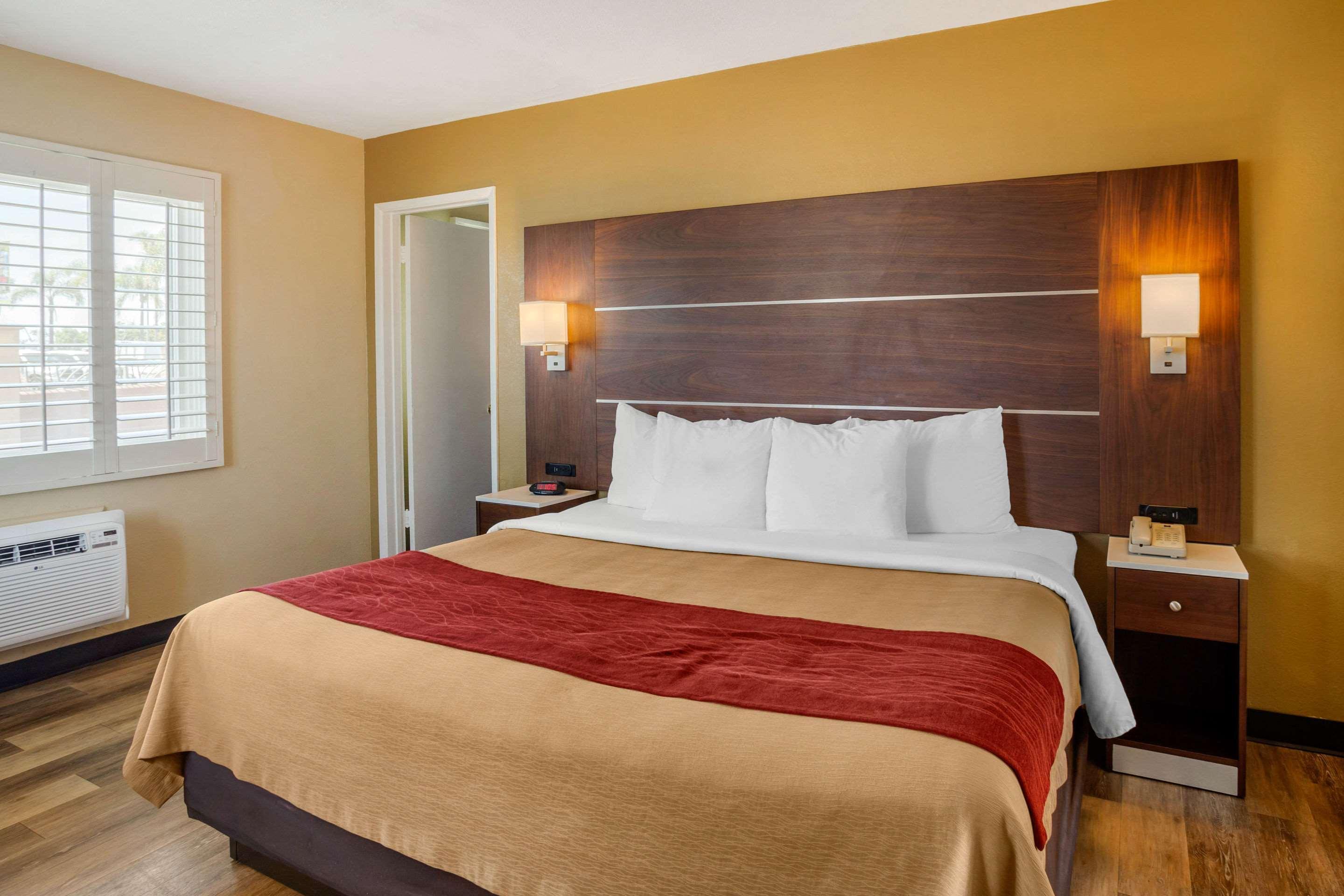 Comfort Inn San Diego Airport At The Harbor Exterior foto