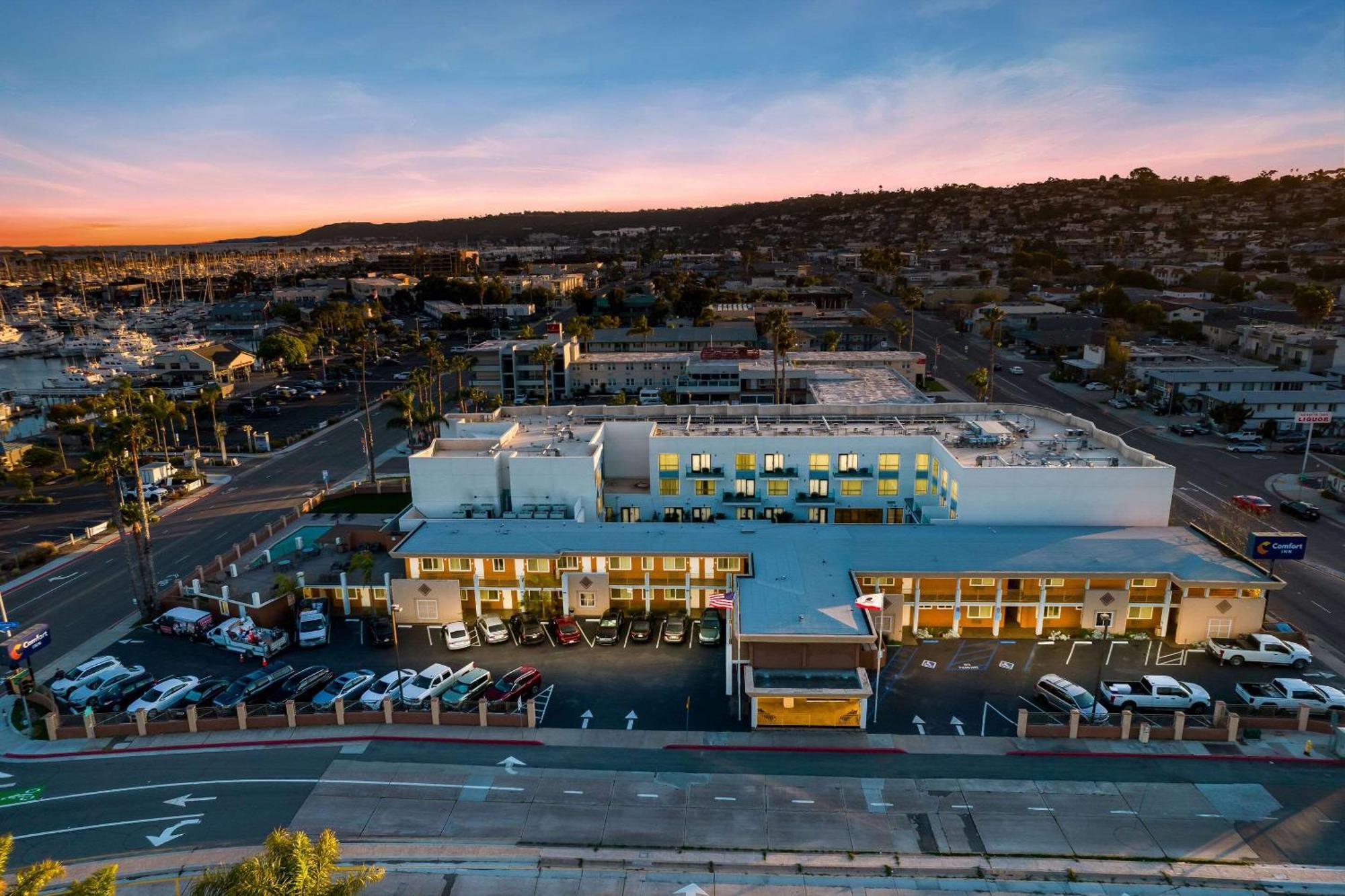 Comfort Inn San Diego Airport At The Harbor Exterior foto