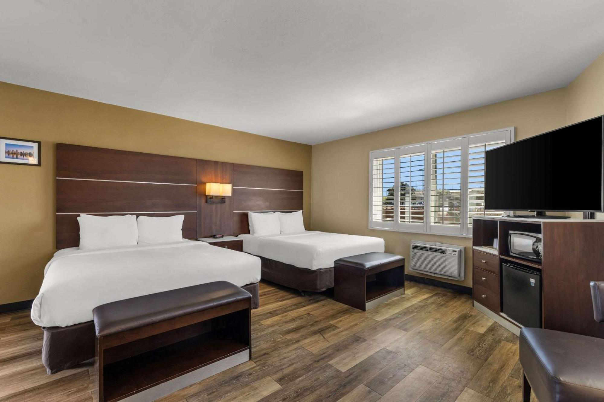 Comfort Inn San Diego Airport At The Harbor Exterior foto