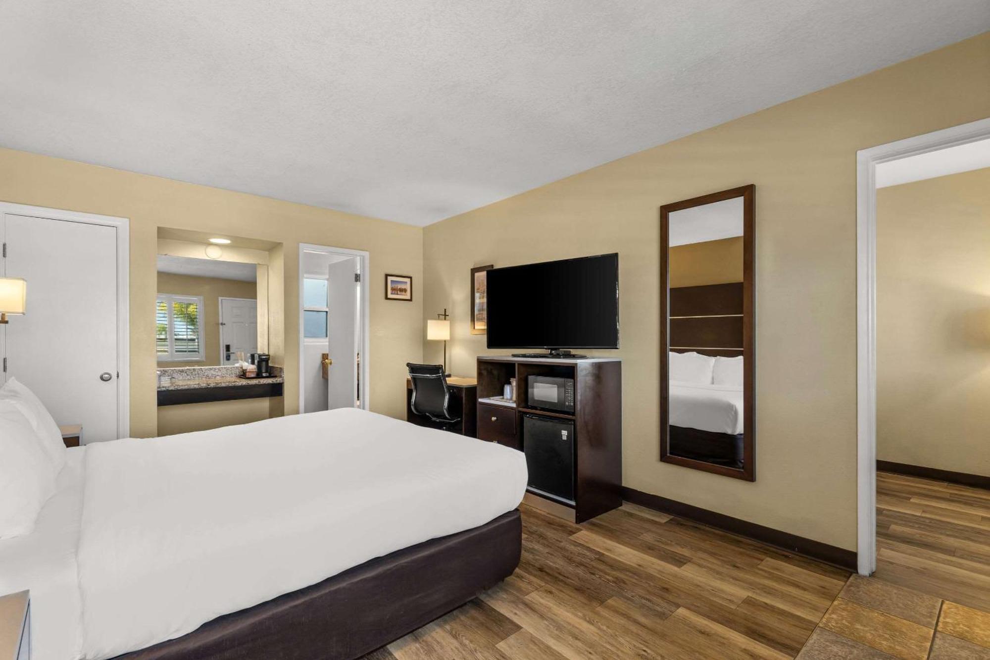 Comfort Inn San Diego Airport At The Harbor Exterior foto